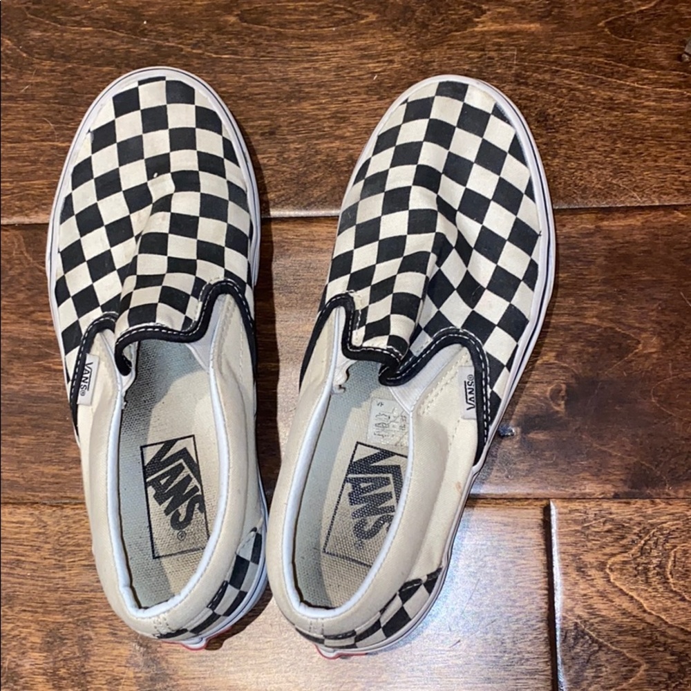 super cute checkered slip on vans!